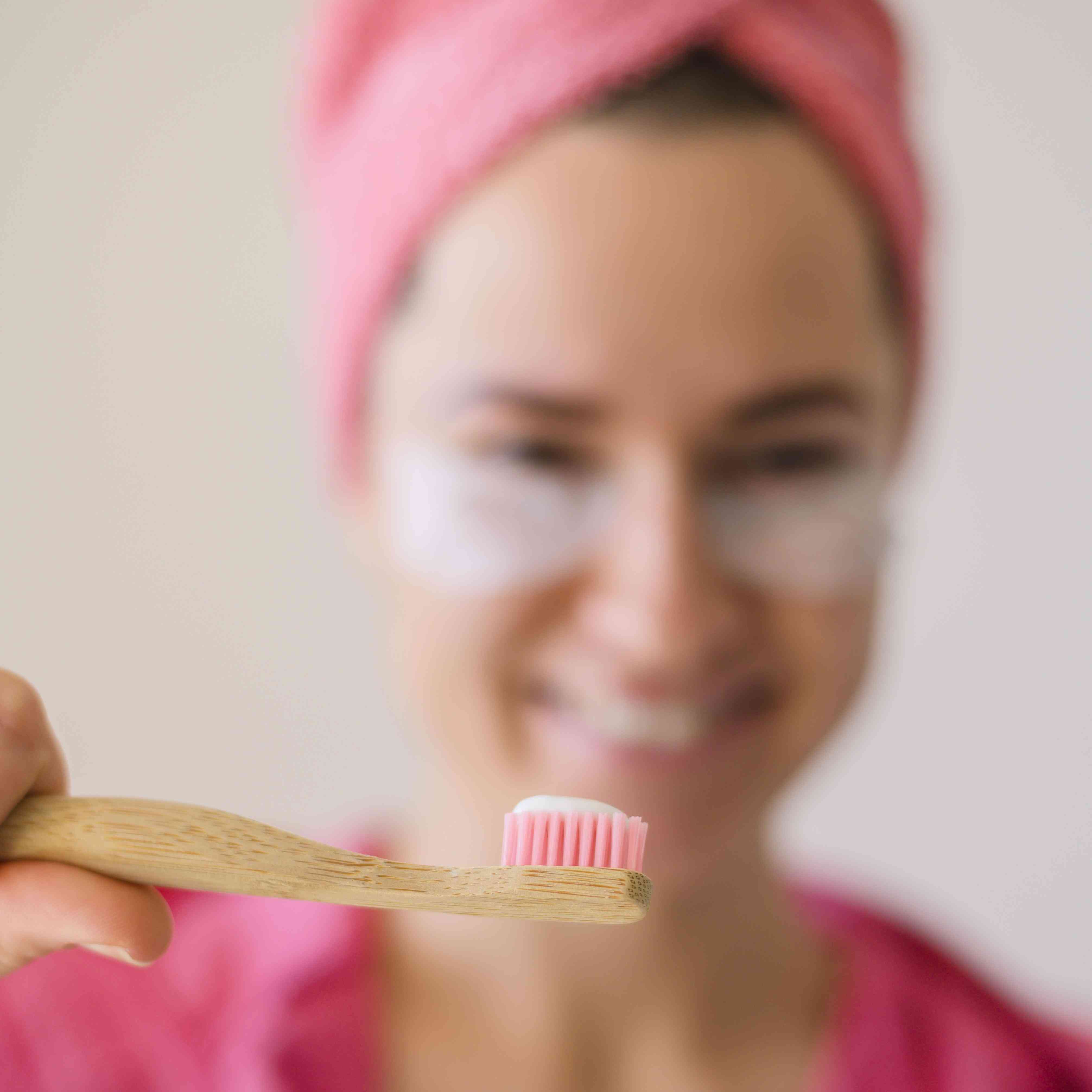 ¿Fluoruro en la Prevención de Caries? Beneficios y Riesgos que Todo Profesional de la Salud Debe Conocer