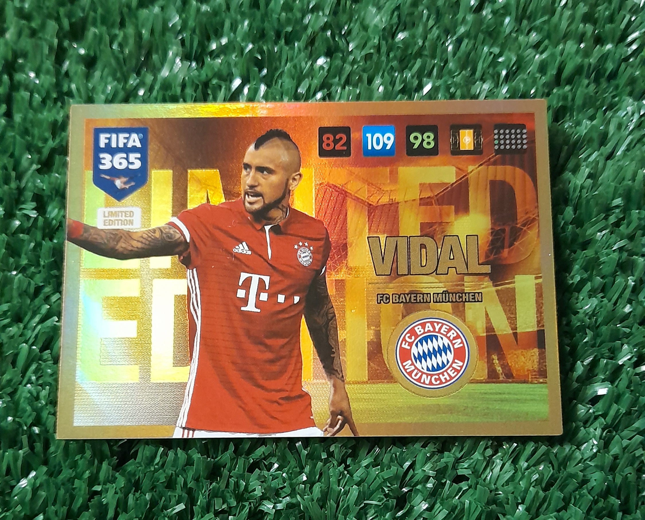 Carta Arturo Vidal Bayern Munchen Fifa 365 Panini Limited Edition