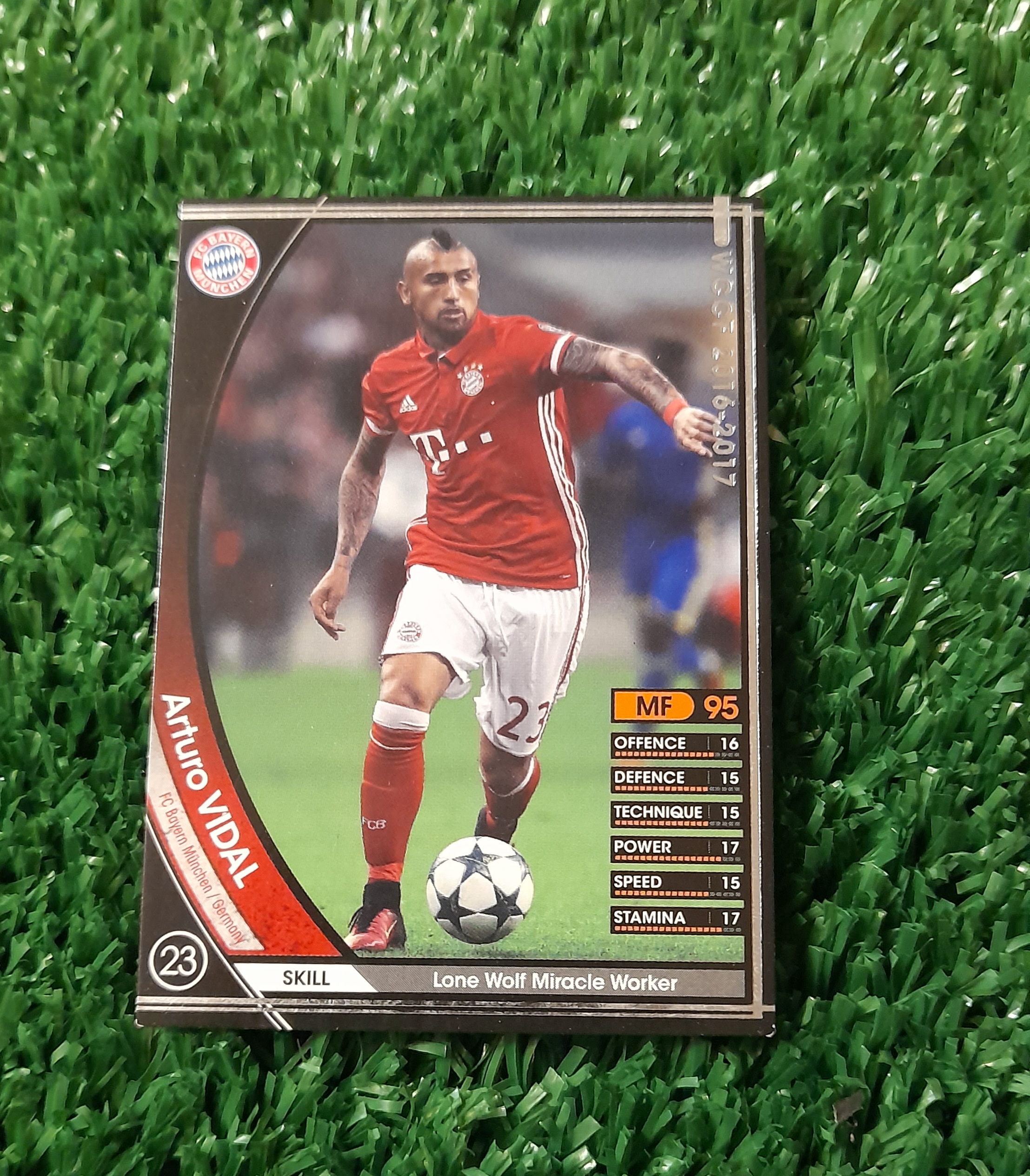 Carta Arturo Vidal Bayern Munchen 2016-2017 Panini Sega