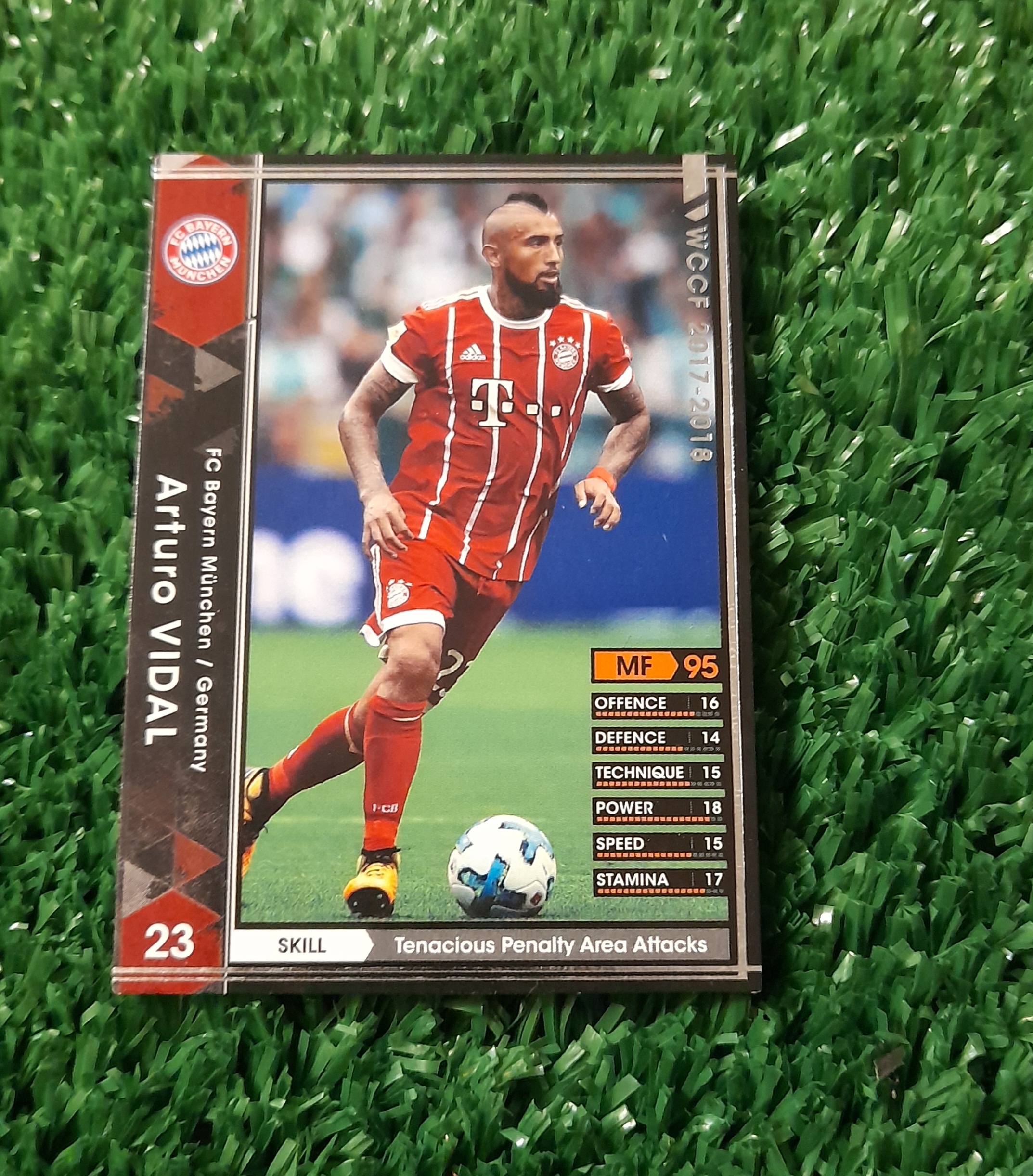 Carta Arturo Vidal Bayern Munchen 2017-2018 Panini Sega