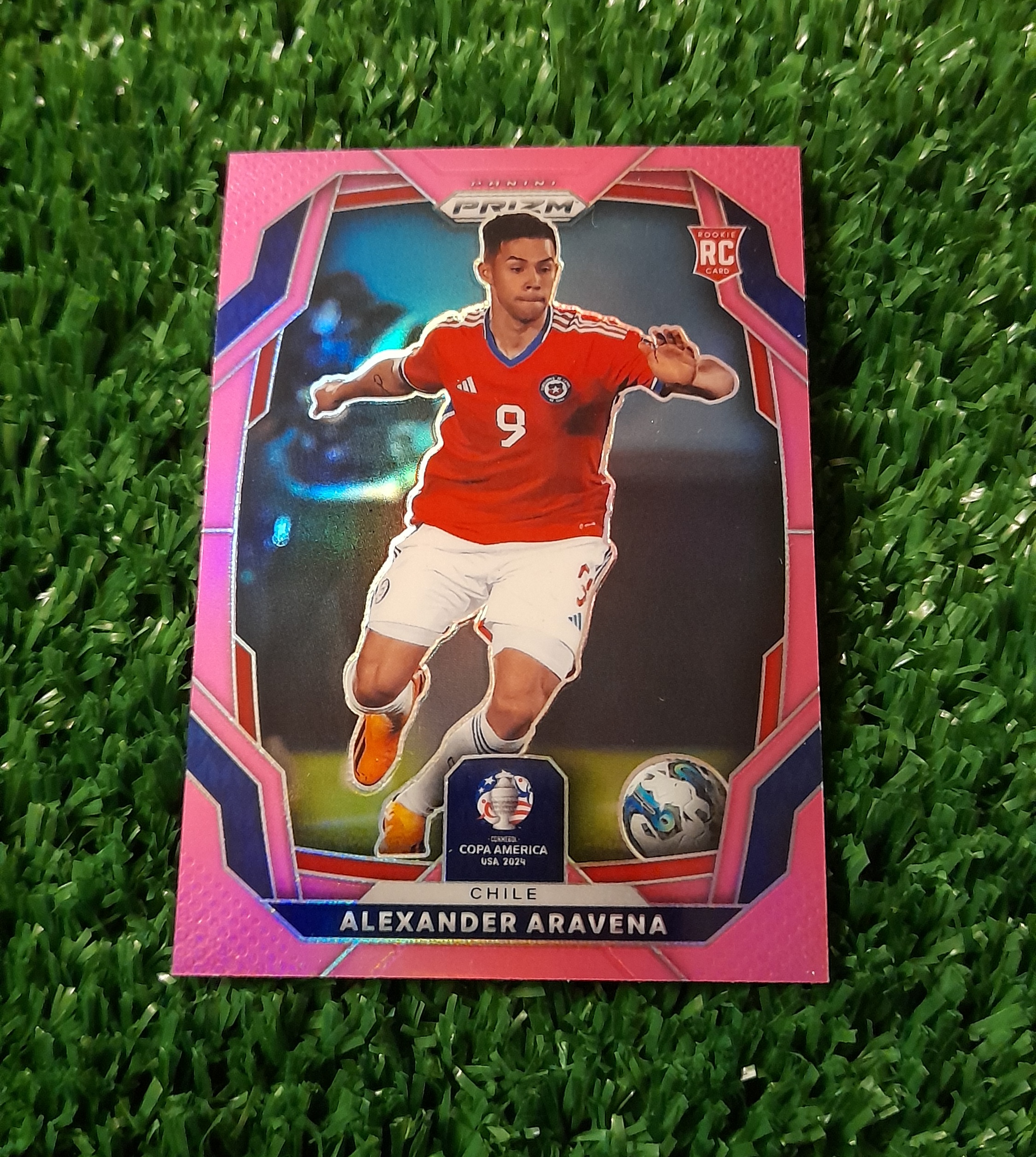 Carta Alexander Aravena Chile Prizm Copa America 2024 Panini PINK