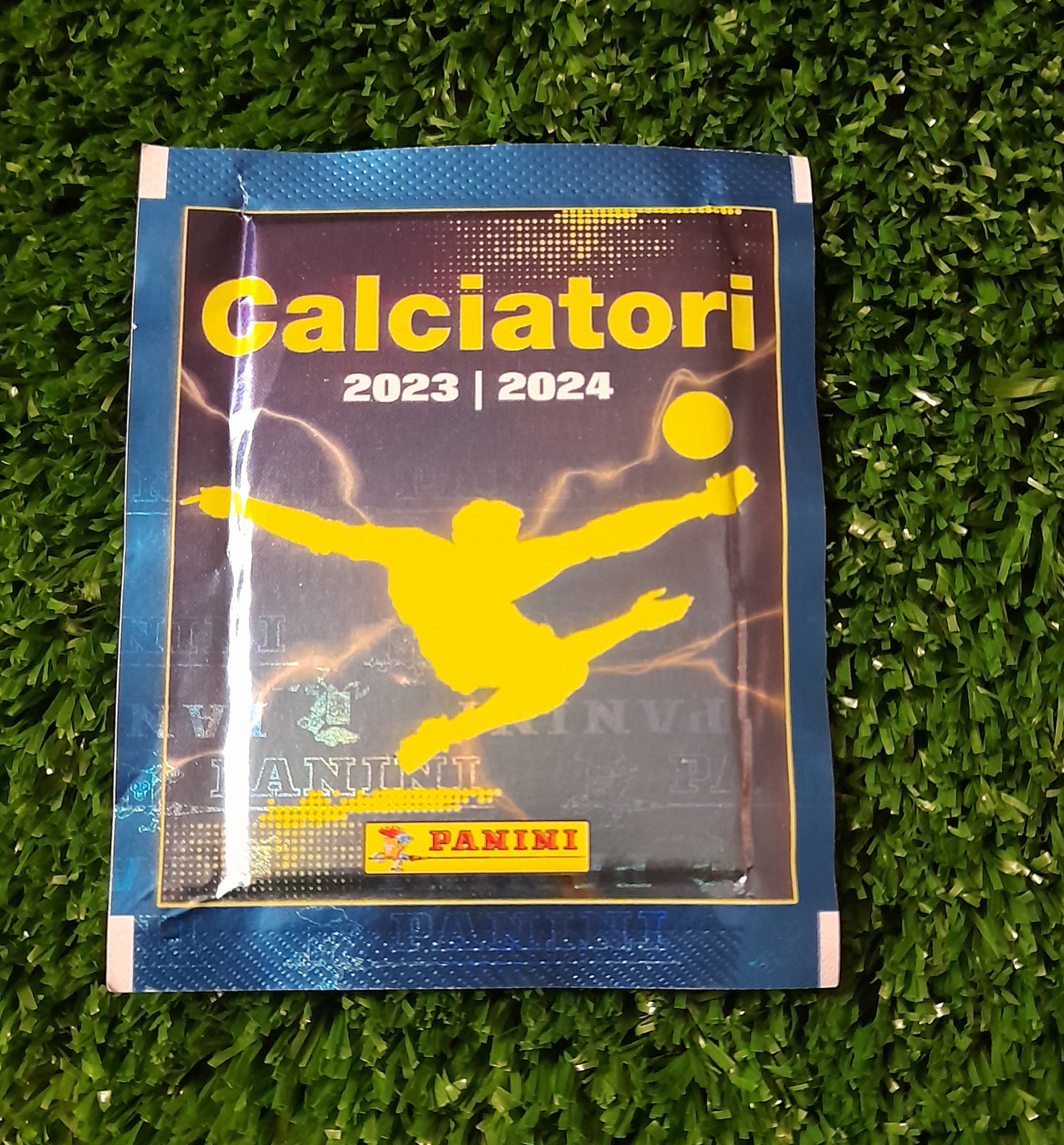 Sobre sellado Calciatori 2023-2024 Panini