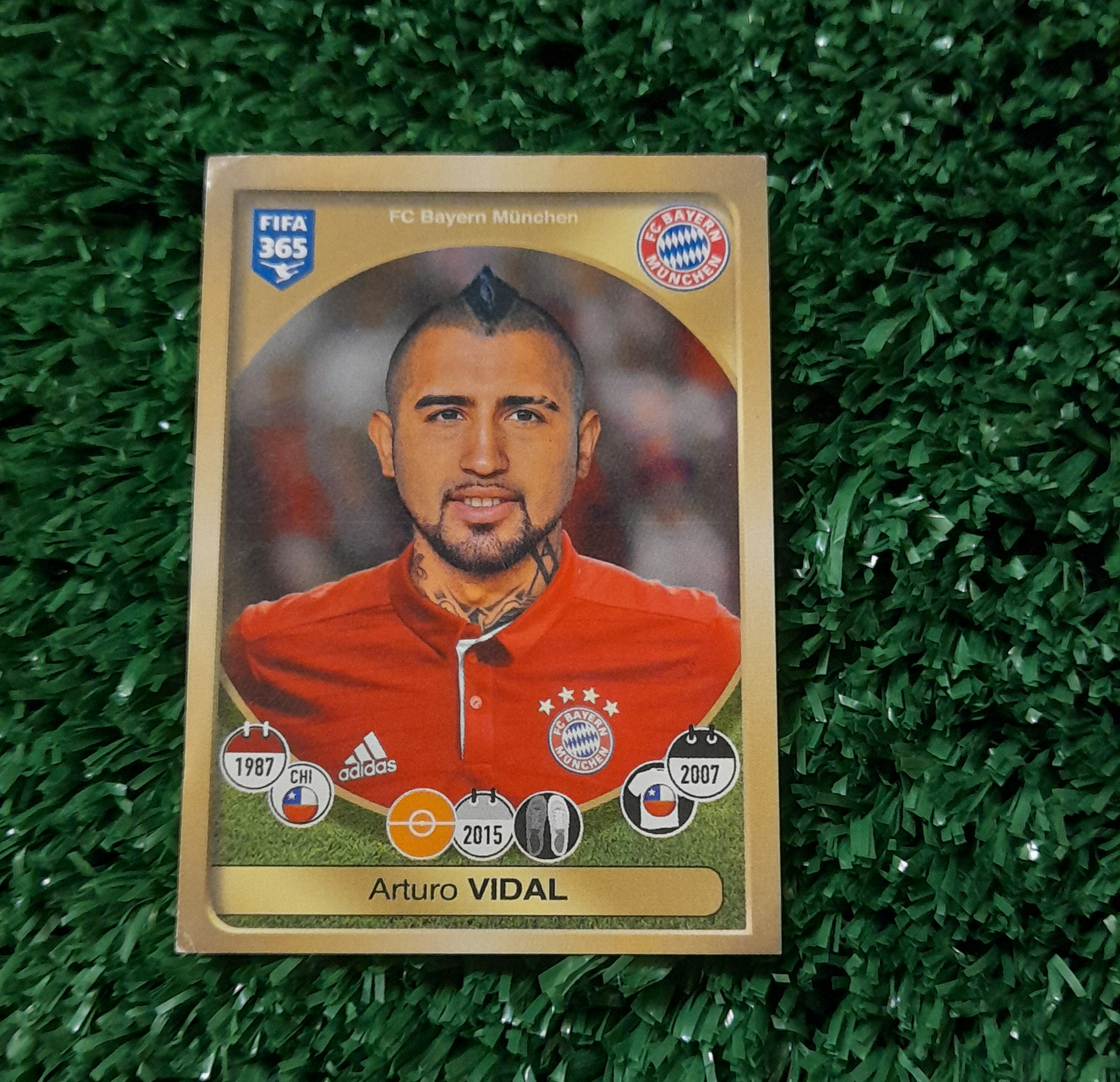 Lamina Arturo Vidal Bayern Munchen Fifa 365 2017 Panini #537