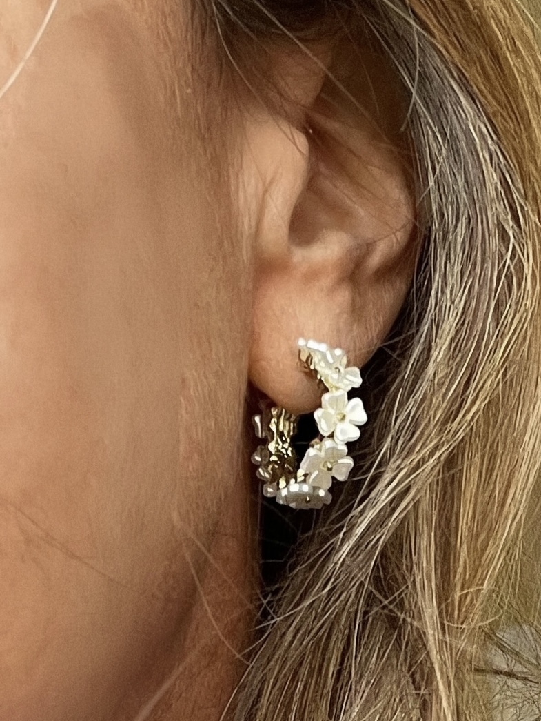 Aros Flor Madreperla 