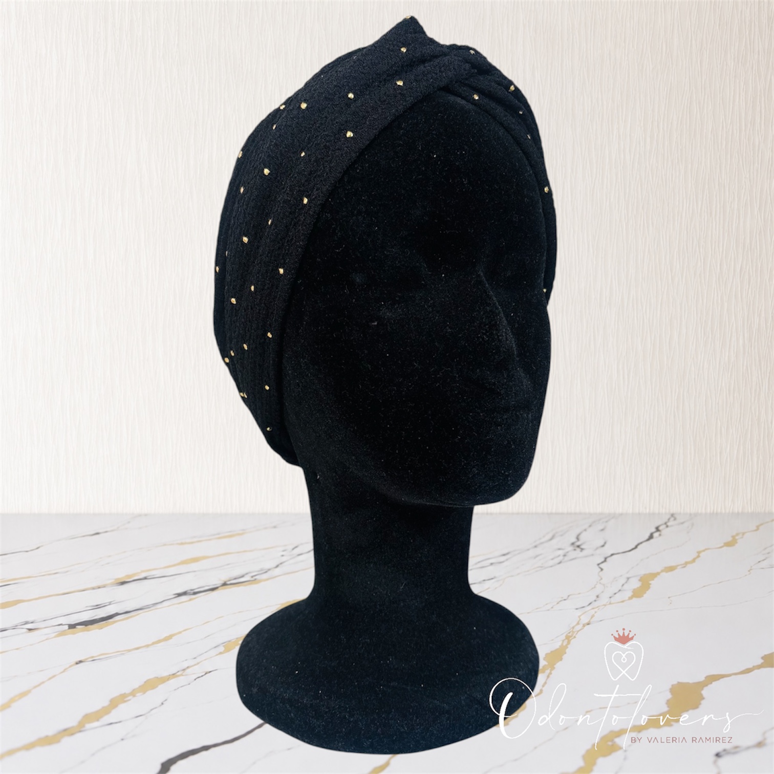Turbante tachas negro