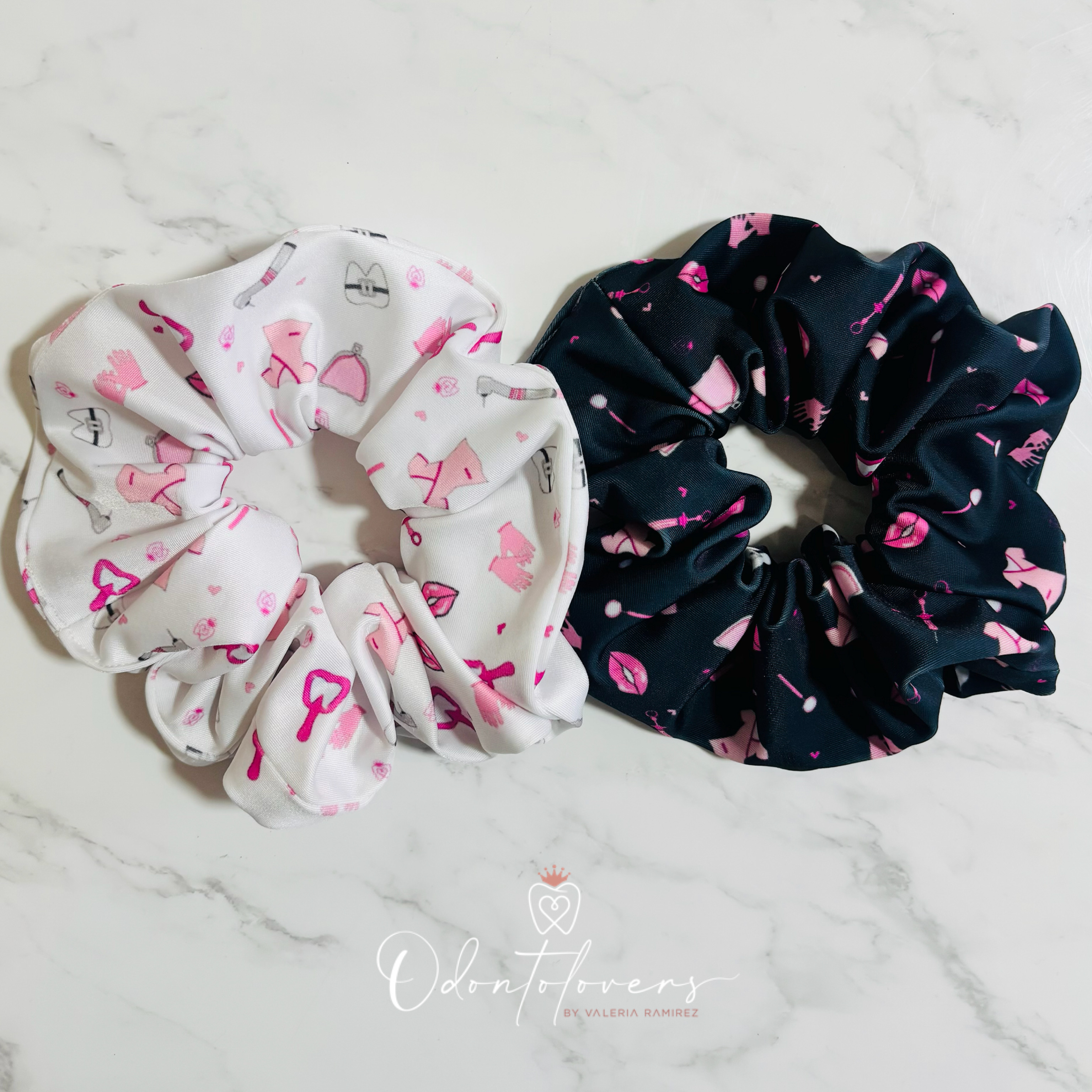 Scrunchie dental lips