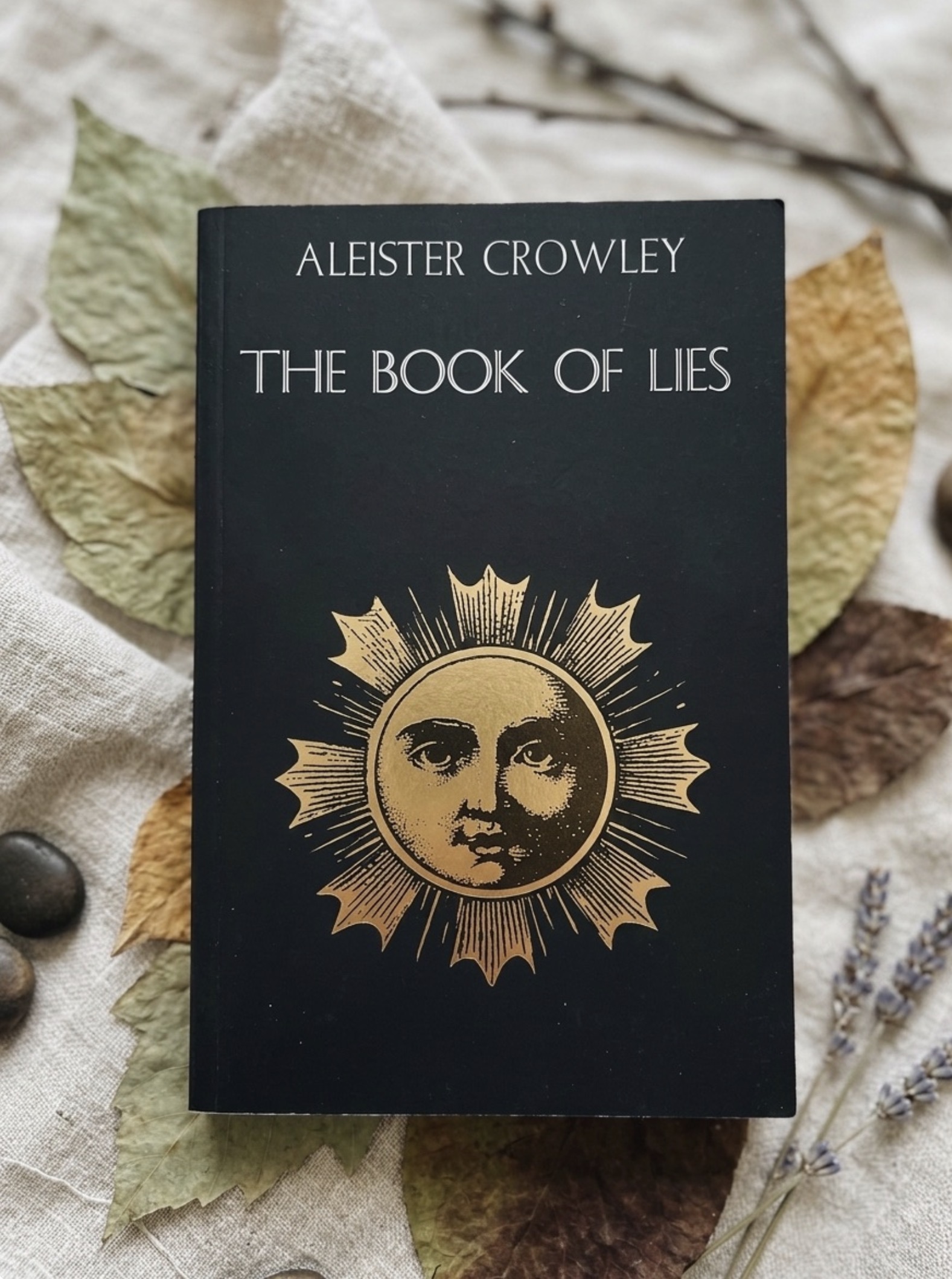 The Book of lies / Aleister Crowley