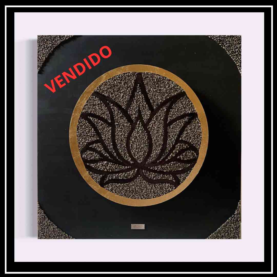 FLOR DE LOTO RESPLANDECIENTE