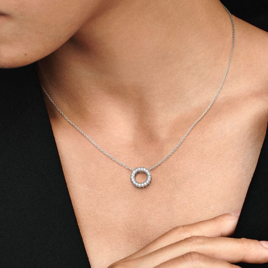 Collar en círculo