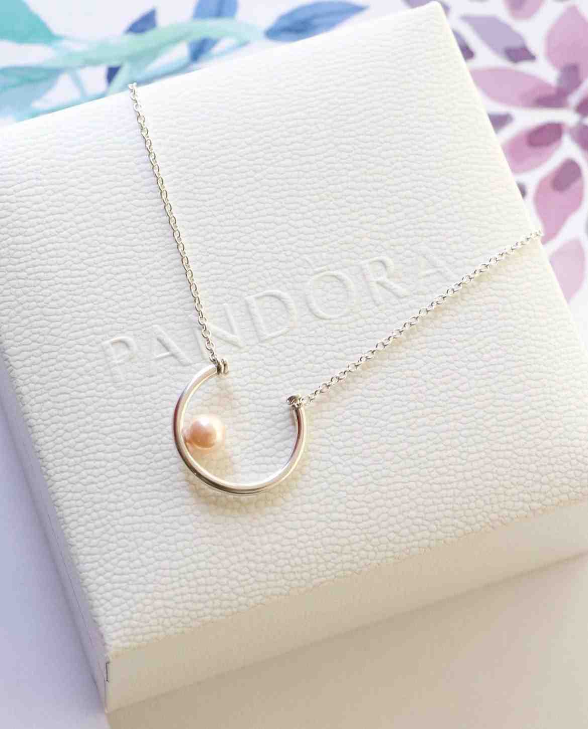 Collar de Perla Contemporánea