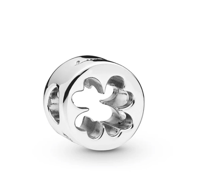 Charm Trébol calado
