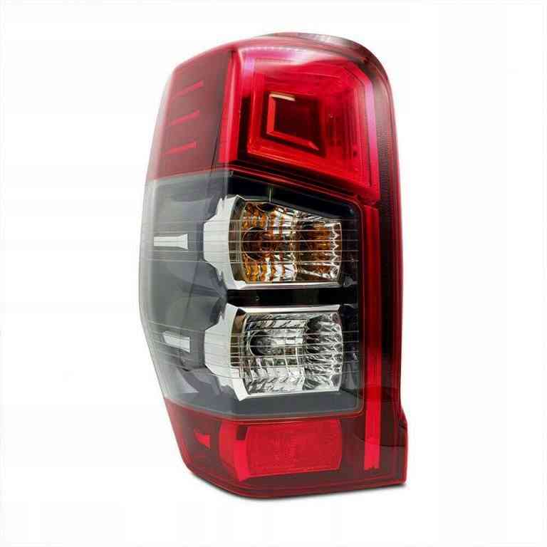 Farol Trasero Izquierdo L200 2.4 2019/2022