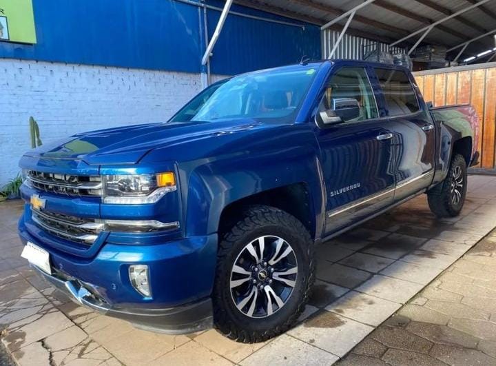 CHEVROLET SILVERADO 4X4 5.3 2017