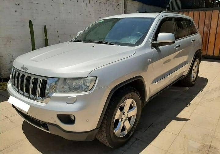 JEEP GRAND CHEROKEE 5.7 4x4 2011 